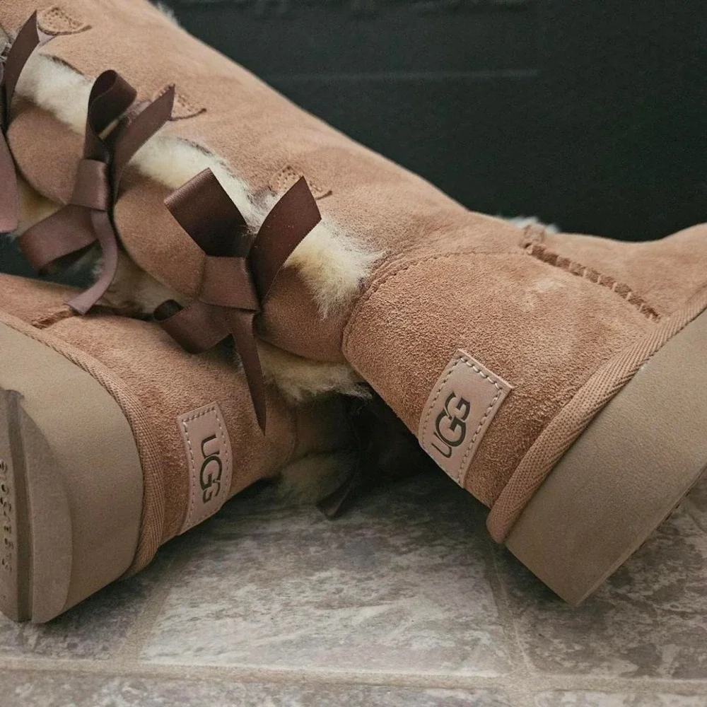 UGG Bailey Bow Tall II Women Boots‎ Size 6 Chestnut Suede Shearling 1016434